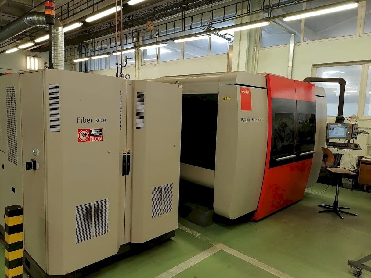 Makine Bystronic BySprint Fiber 3015 - Önden görünüm
