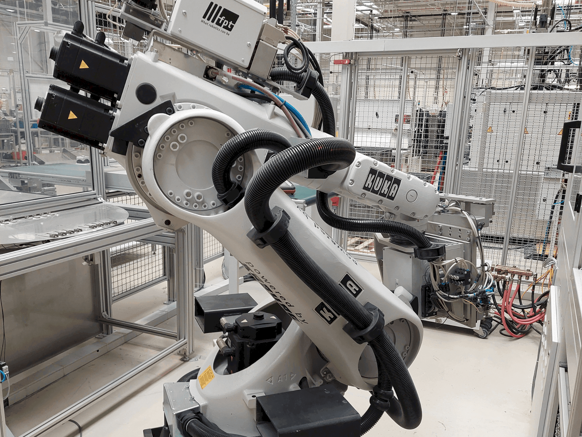 Makine KUKA KR 30-3 - Önden görünüm