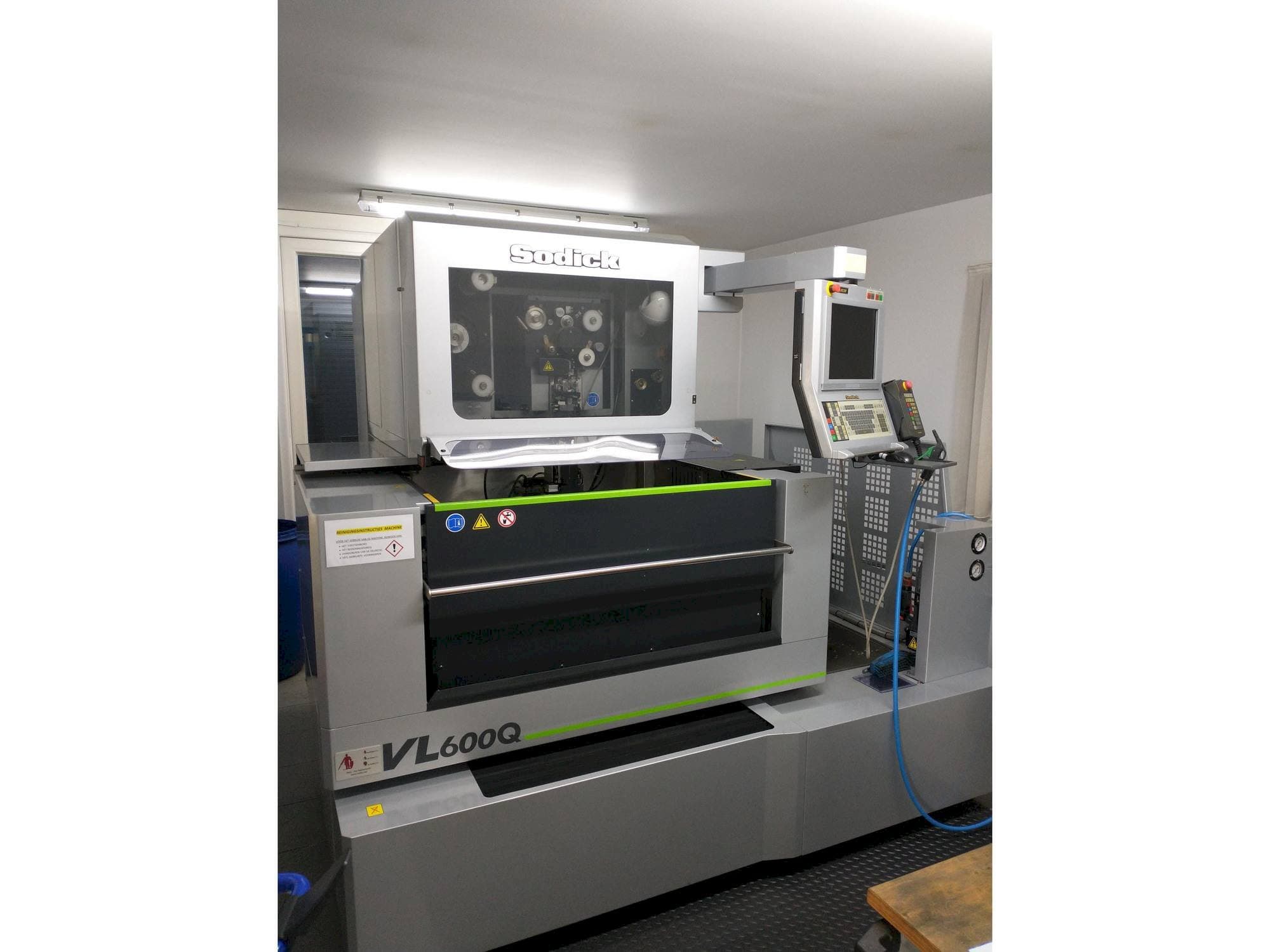 Makine Sodick VL600Q - Önden görünüm