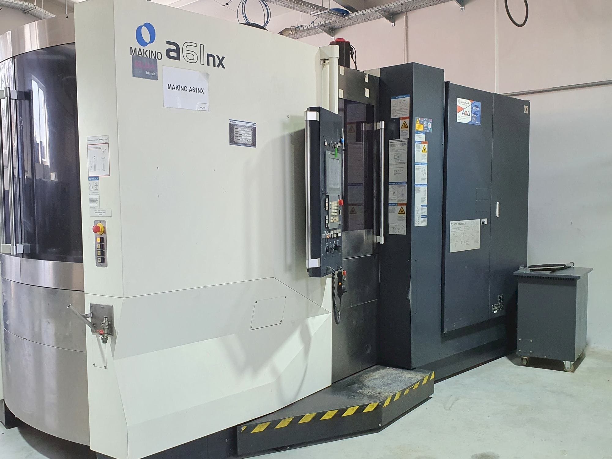 Makine  Makino a61nx - Önden görünüm
