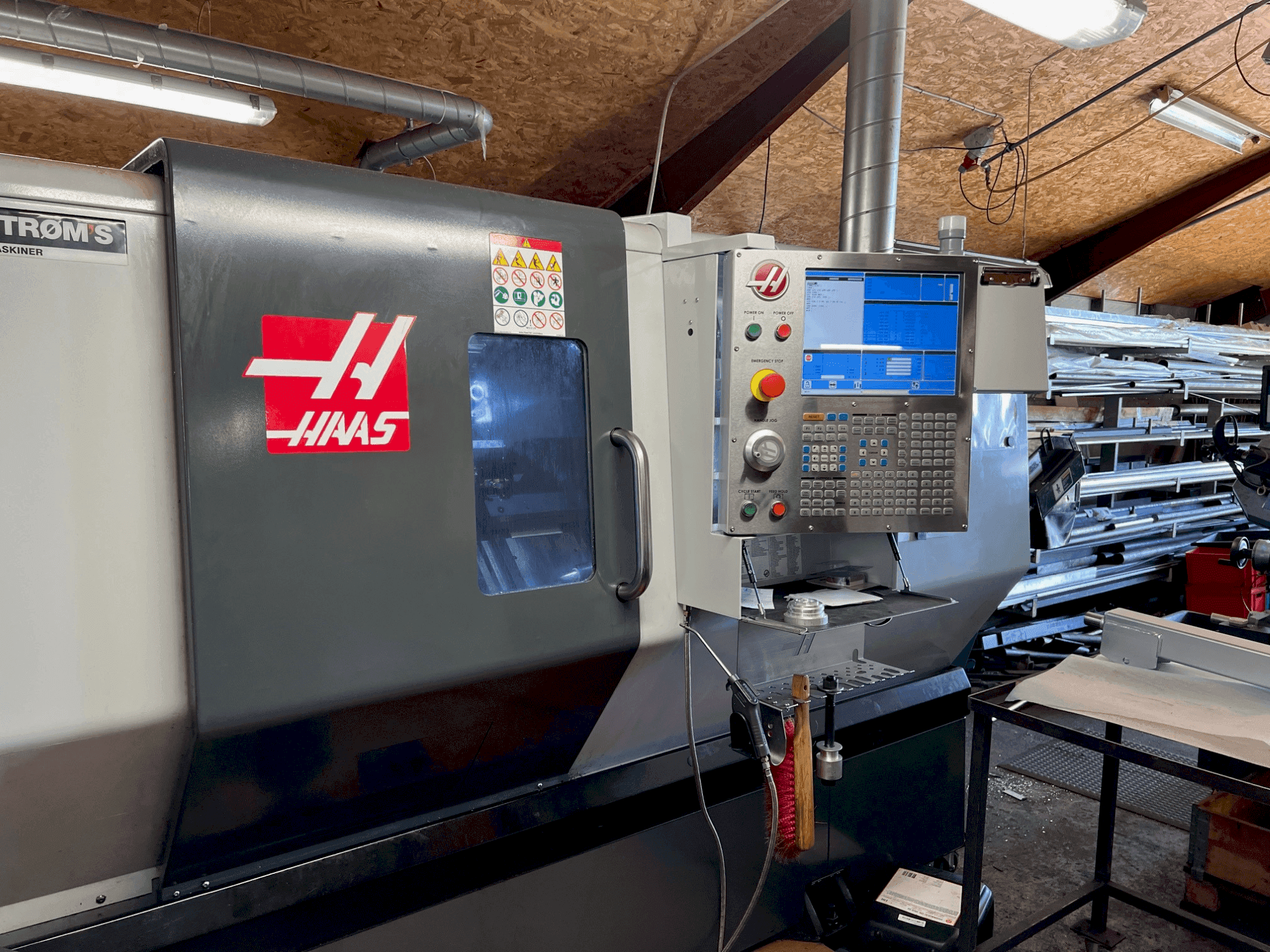 Makine HAAS HAAS ST-30Y - Önden görünüm