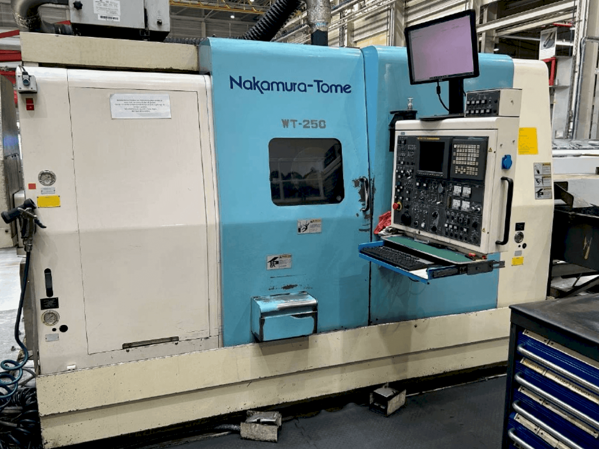 Makine NAKAMURA-TOME WT 250 - Önden görünüm