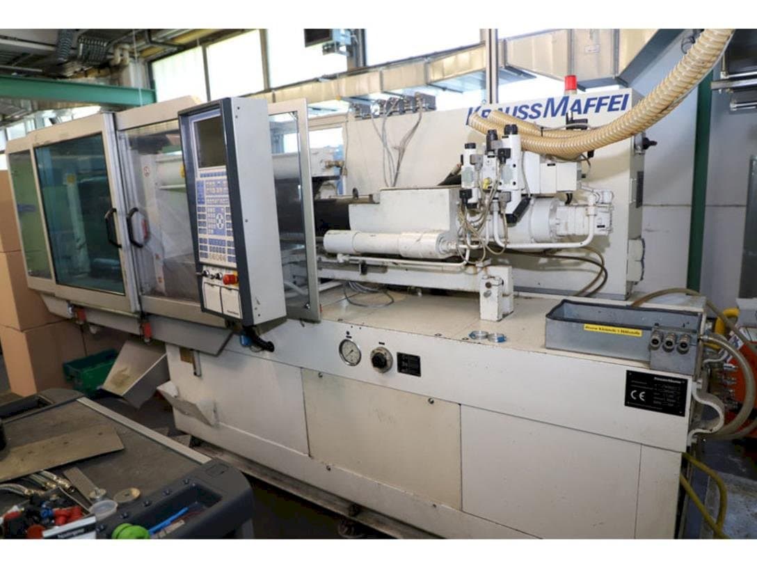 Makine Krauss Maffei 65-220 C1 - Sağ taraf görünümü