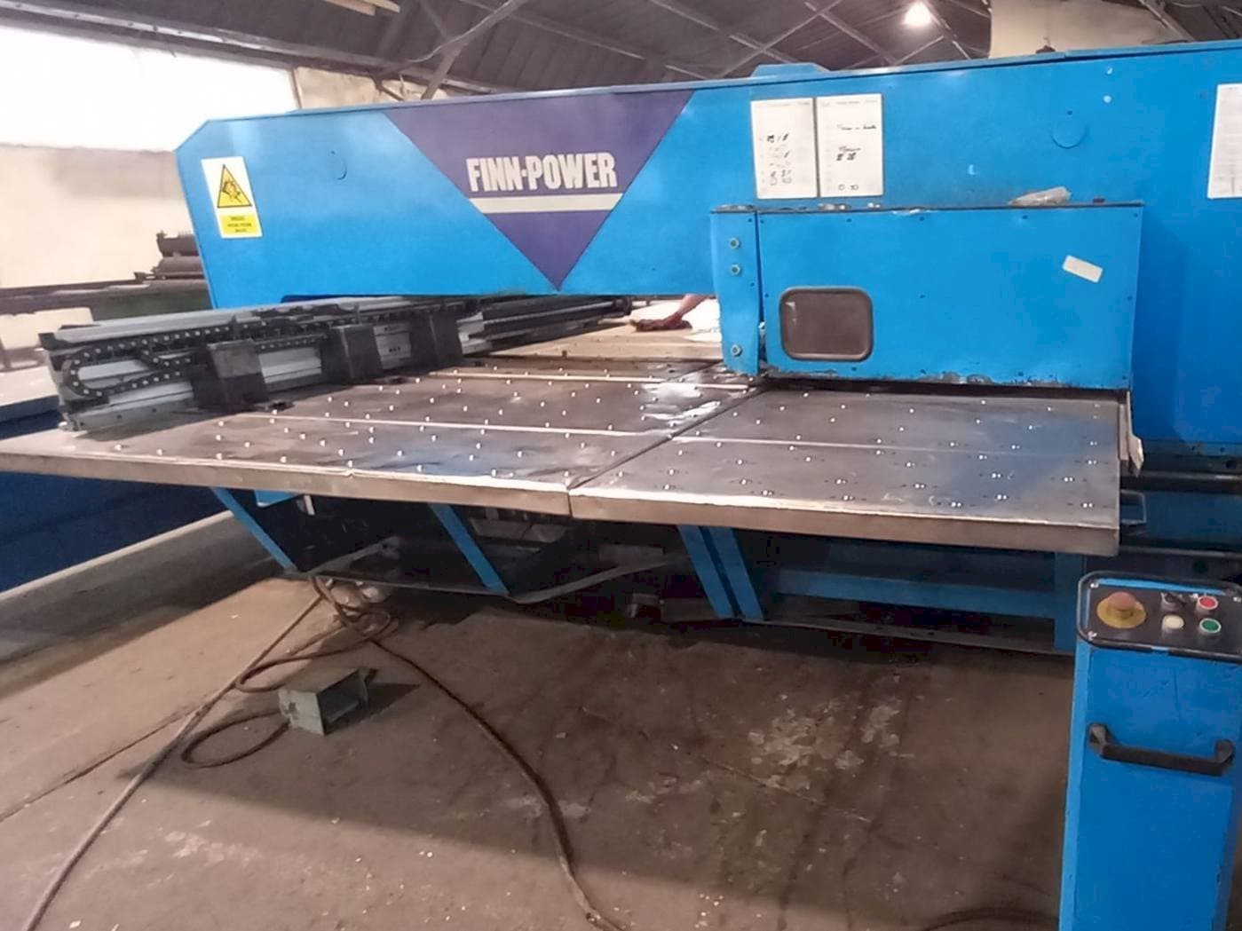 Makine Finn-Power TP2515I/21/AM - Önden görünüm
