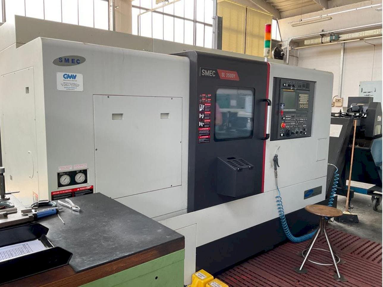 Makine SMEC SL-2500Y - Önden görünüm