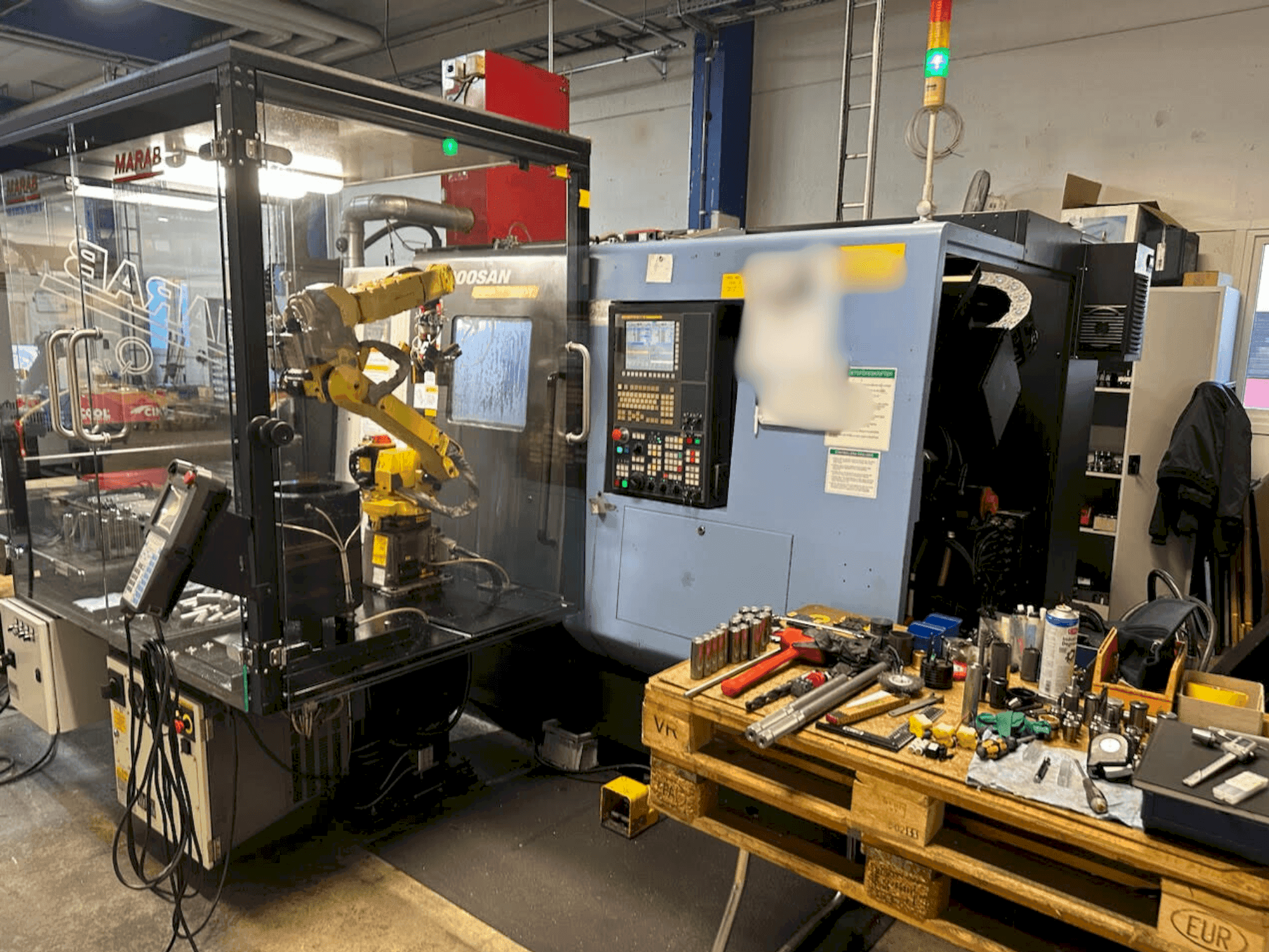 Makine DOOSAN PUMA TT 1800 SY - Önden görünüm