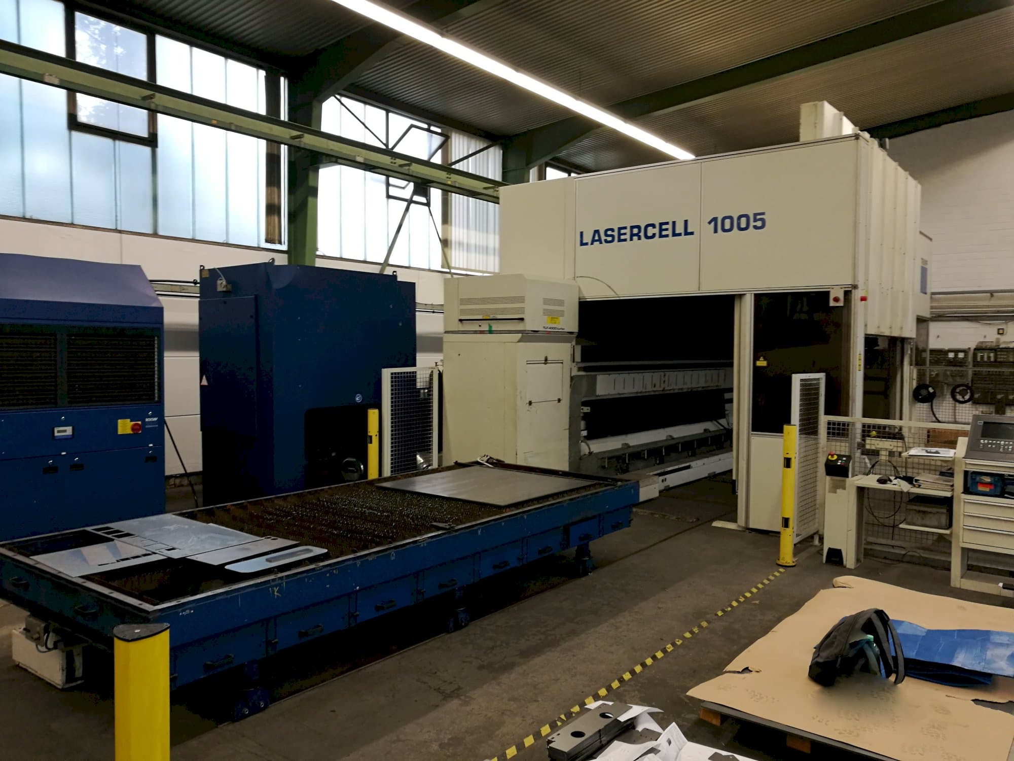 Makine Trumpf - Sol görünüm Lasercell TLC 1005
