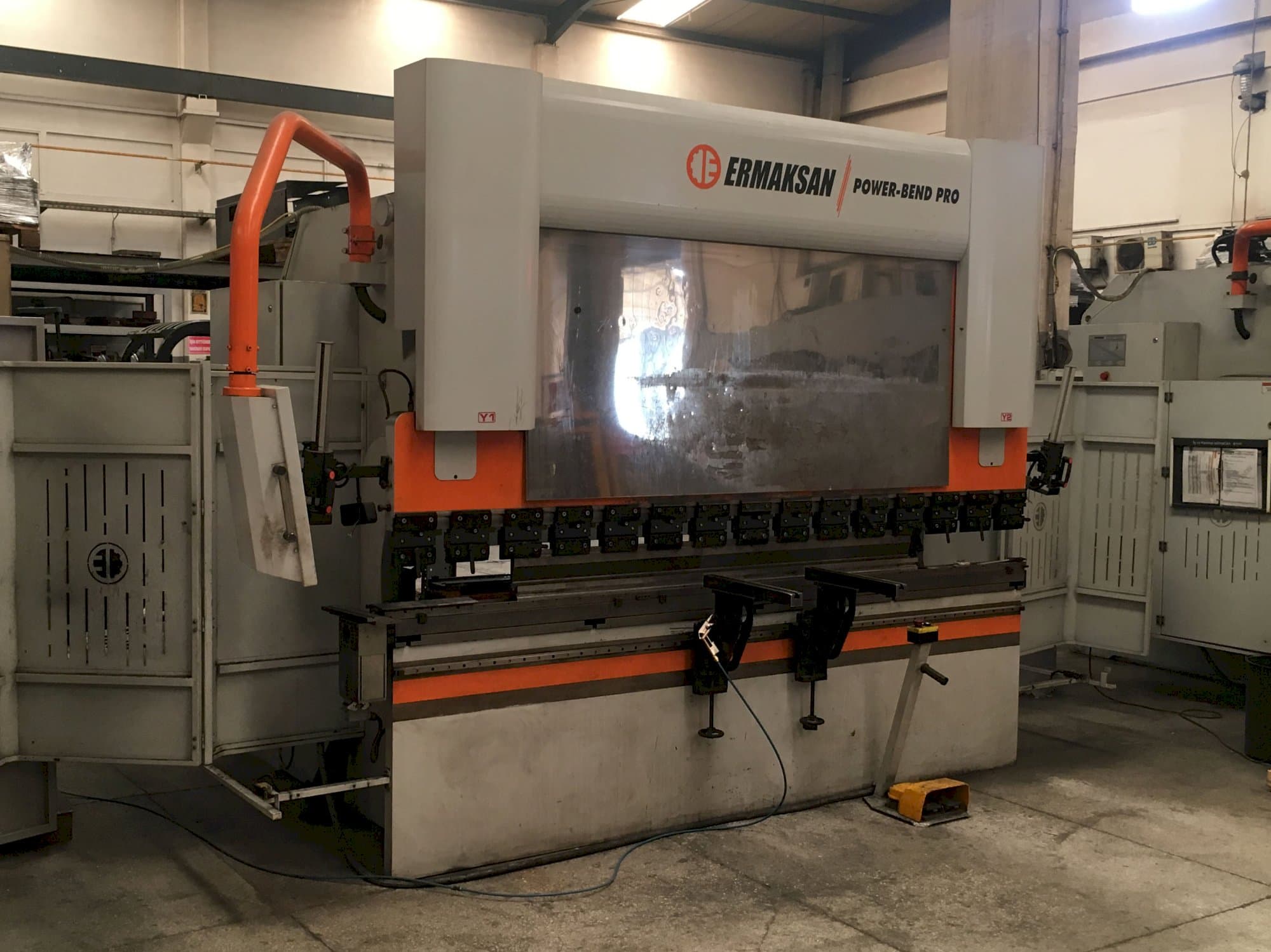 Makine ERMAKSAN - Sol görünüm POWER-BEND PRO 3100x135