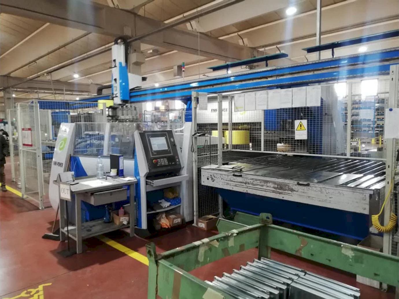 Makine  Finn-Power EBE5 - Önden görünüm