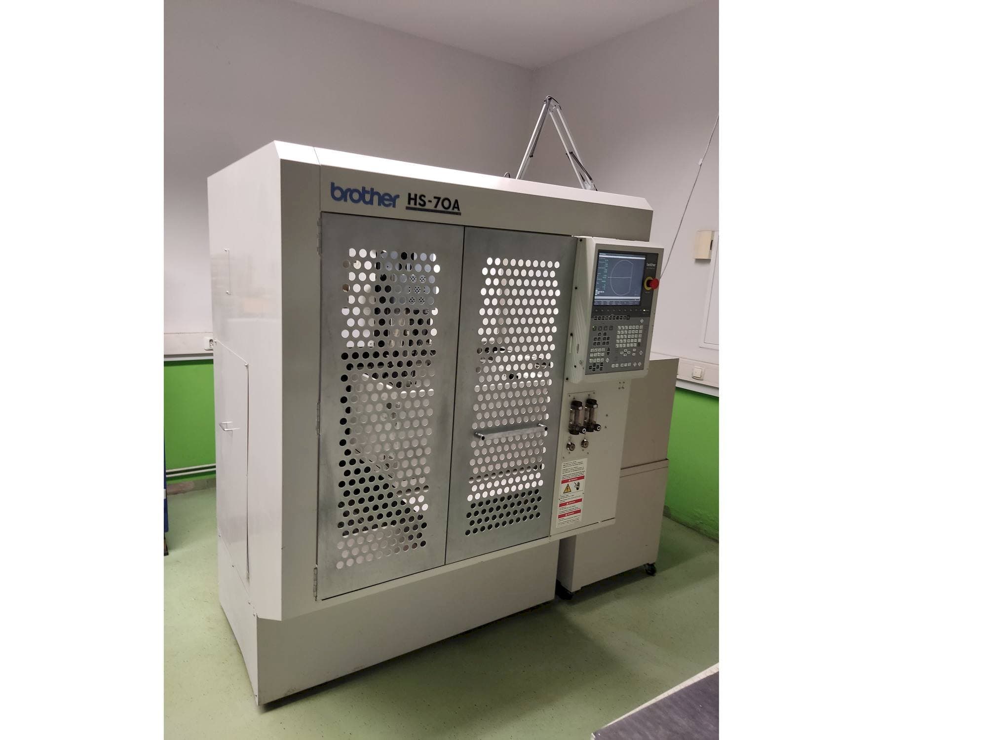 Makine Brother HS-70A - Önden görünüm