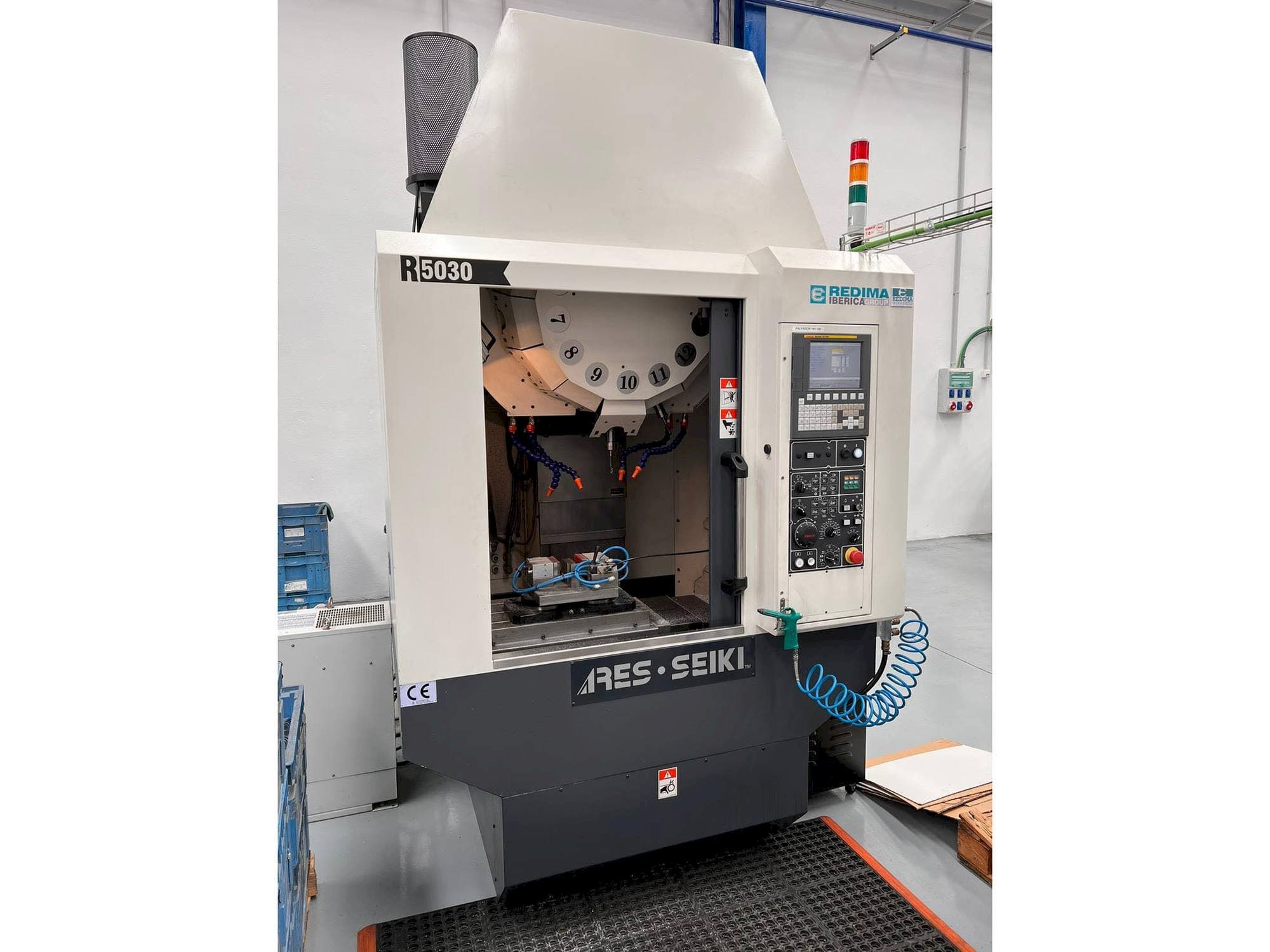 Makine  ARES-SEIKI R5030 - Önden görünüm