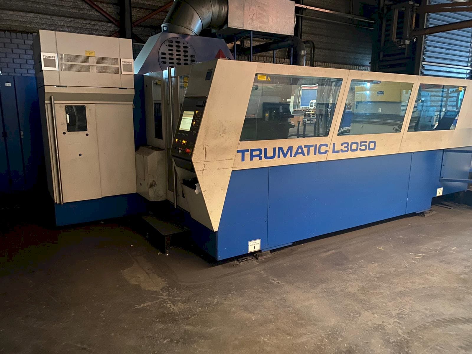 Makine  Trumpf Trumatic L3050 - Önden görünüm