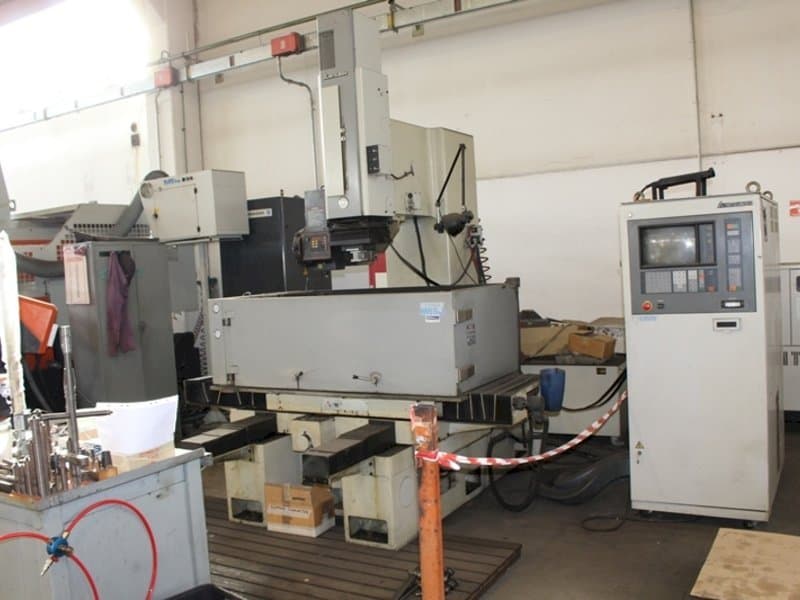 Makine Mitsubishi M65J - Önden görünüm