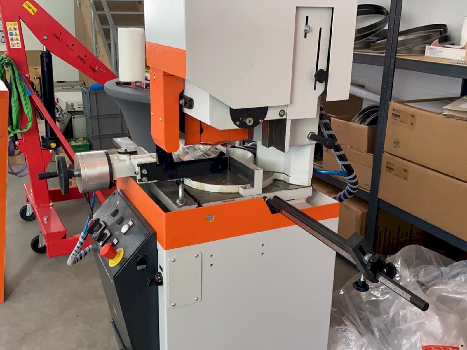 Makine KASTO Radial U7 - Sol taraftaki görüntü