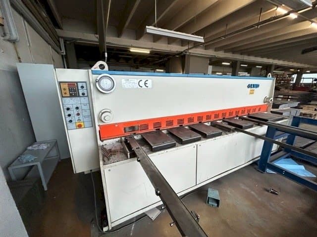 Makine LVD HST-C 31/6 - Önden görünüm