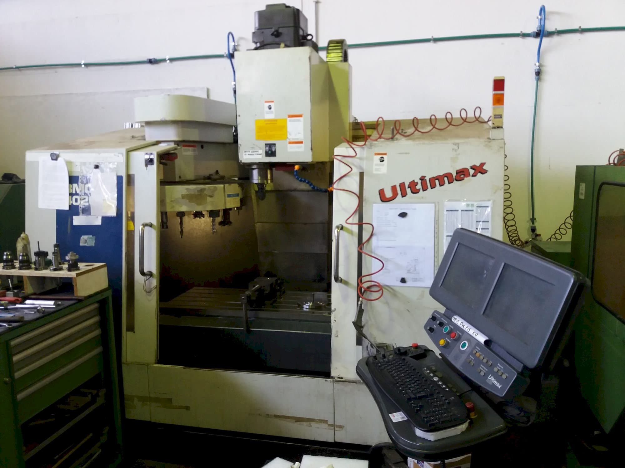 Makine Hurco BMC 420 HT - Önden görünüm