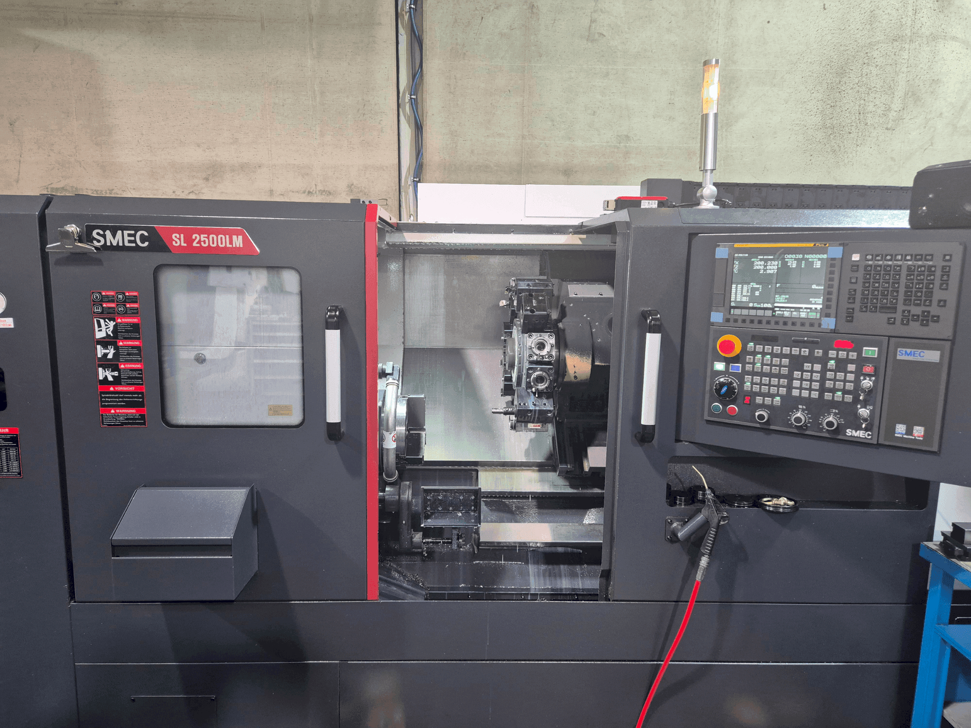 Makine  SMEC SL2500LM - Önden görünüm