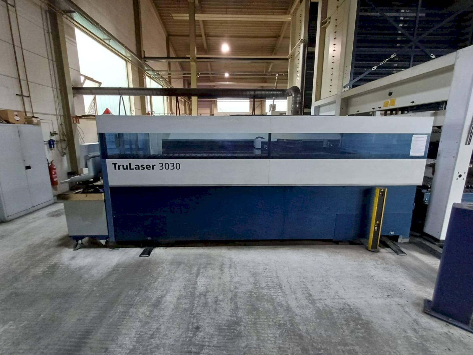 Makine TRUMPF TruLaser 3030 - Önden görünüm