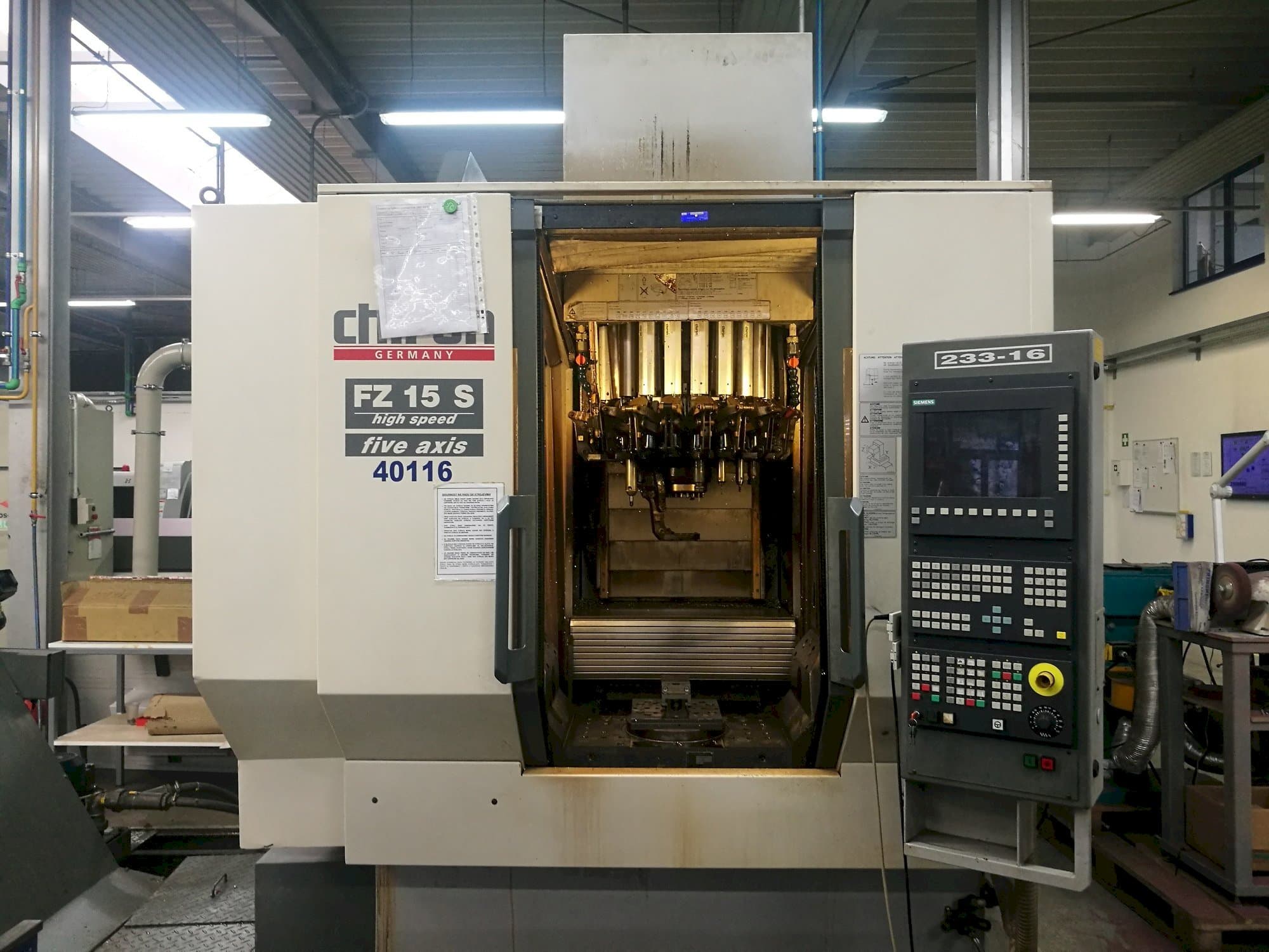 Makine CHIRON FZ15S - Önden görünüm