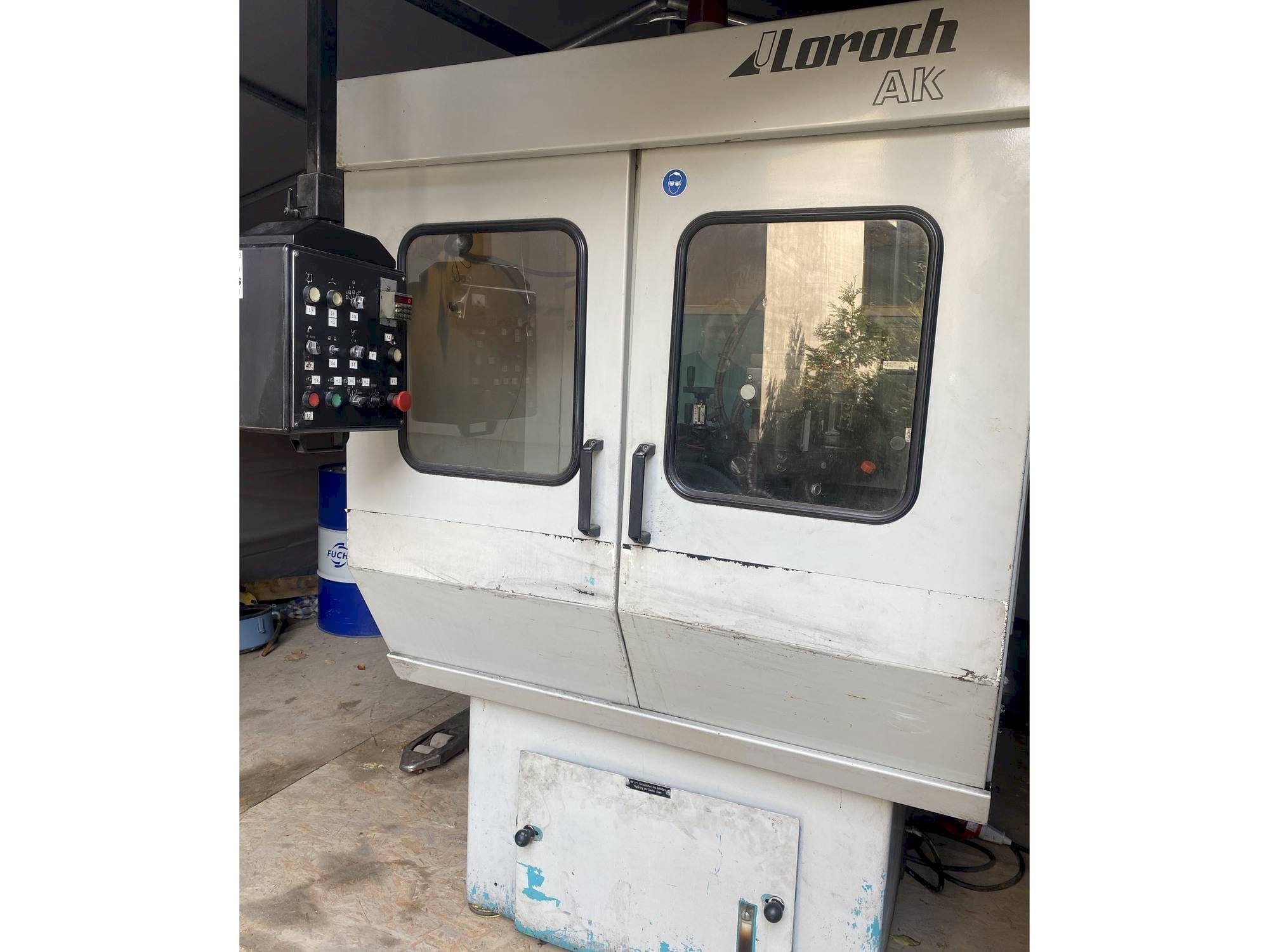 Makine Loroch AK - Önden görünüm