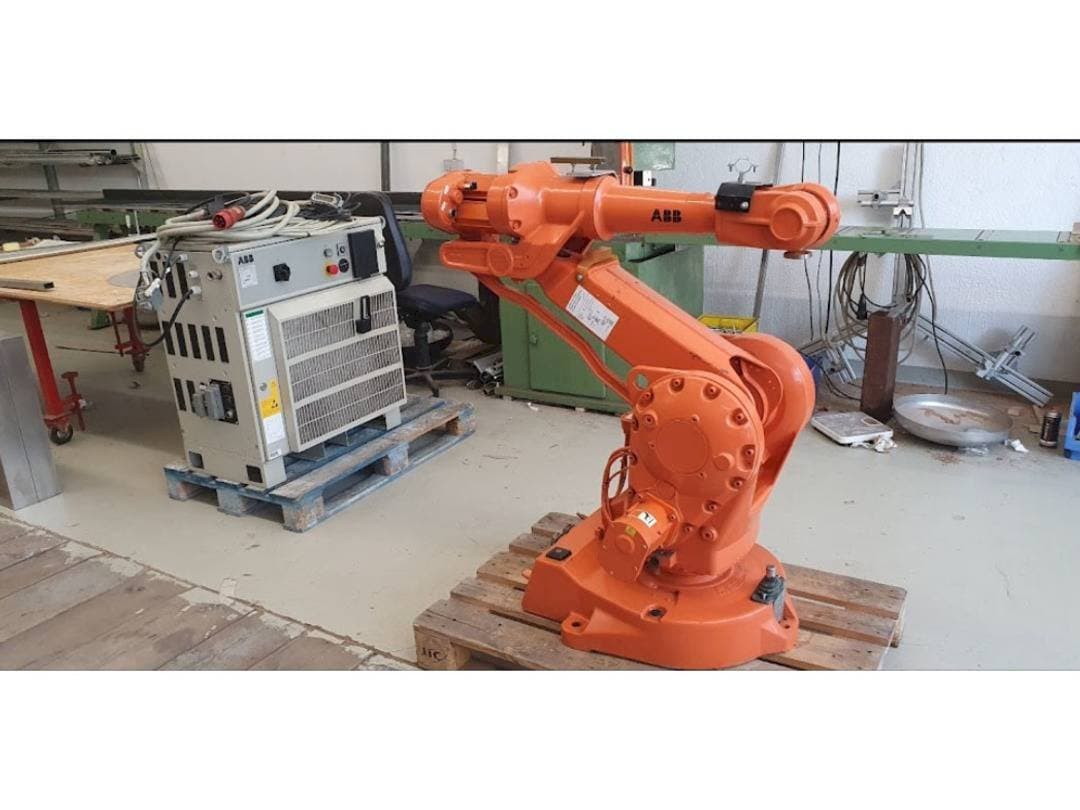Makine ABB IRB 2400 M2000 - Önden görünüm