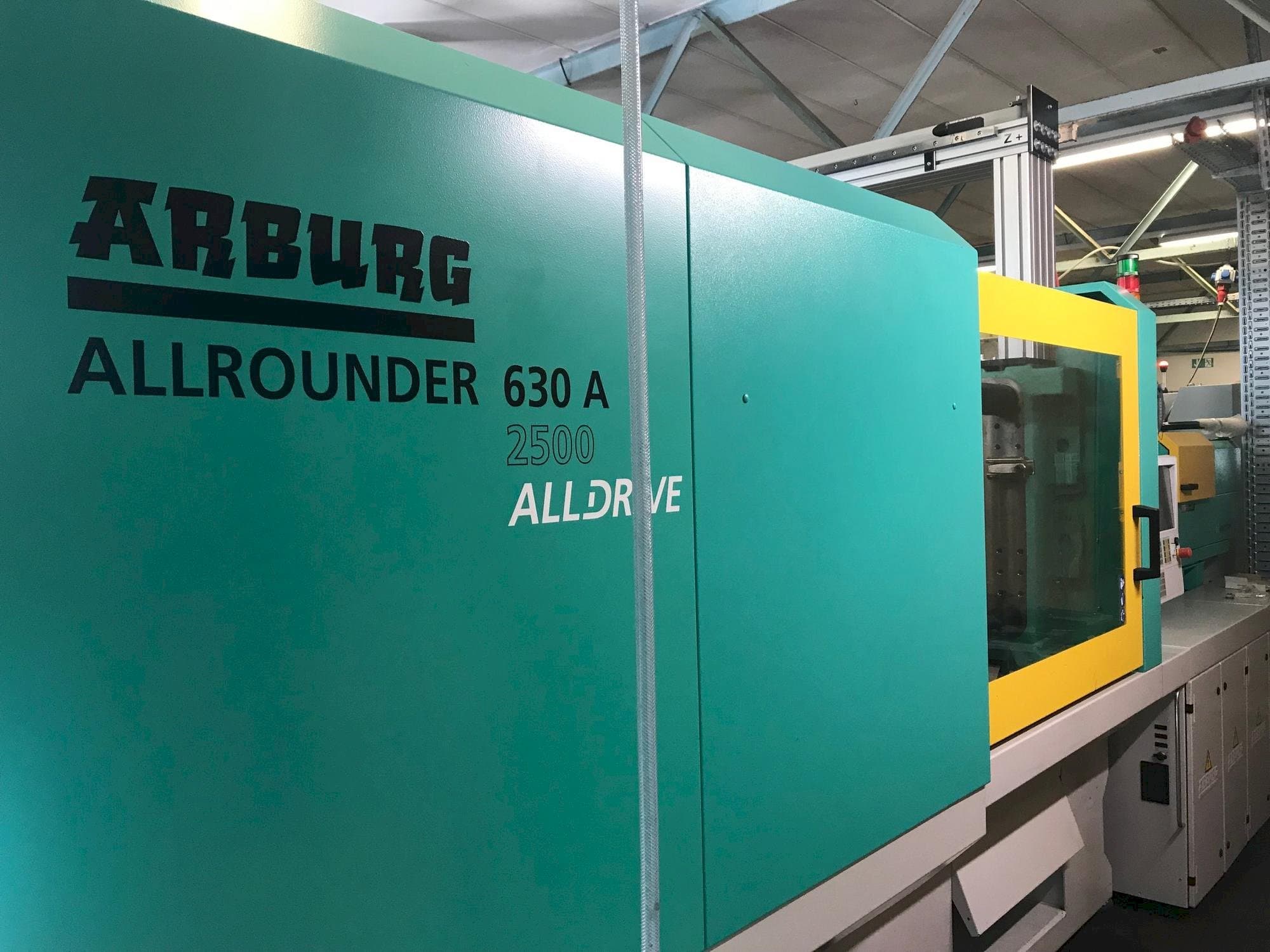 Makine  Arburg Allrounder 630 A 2500-800 - Önden görünüm