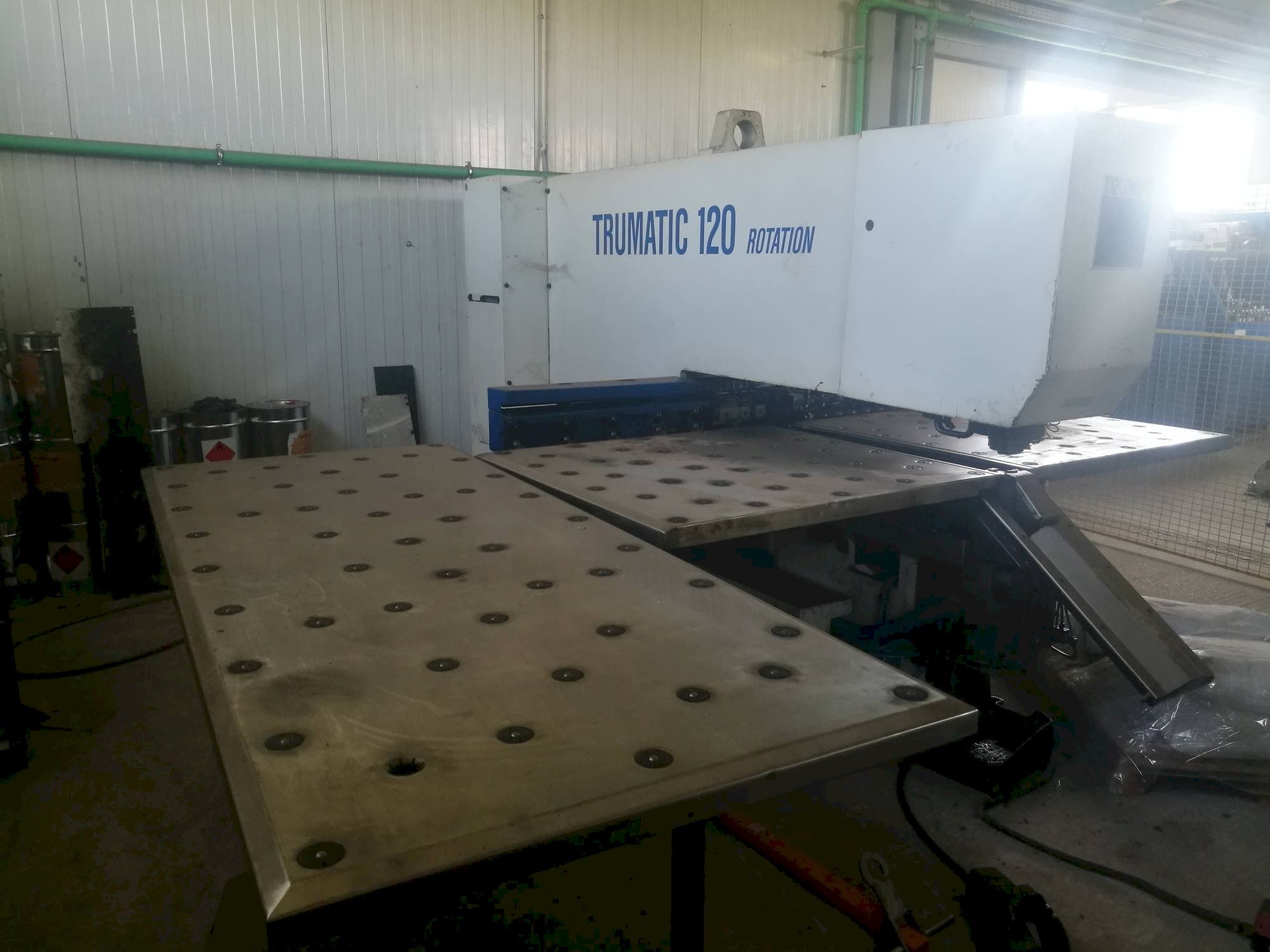 Makine  Trumpf Trumatic 120R - Önden görünüm