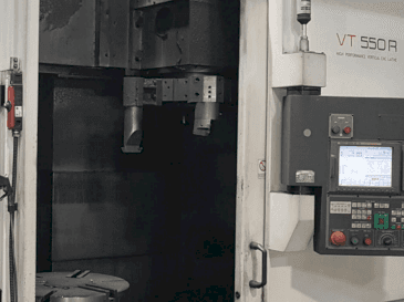 Makine HWACHEON VT550R - Önden görünüm