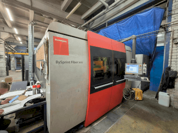 Makine Bystronic Bysprint Fiber 3015 3kW - Önden görünüm