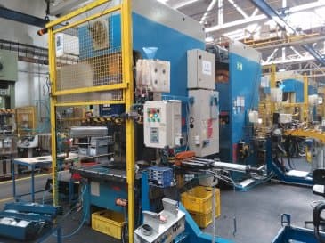 Makine  AIDA NC 1-150 - Önden görünüm