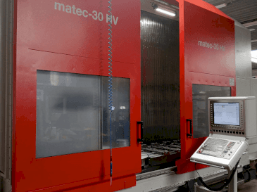 Makine Matec 30 HV - Önden görünüm