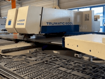 Makine TRUMPF Trumatic 600L - Önden görünüm