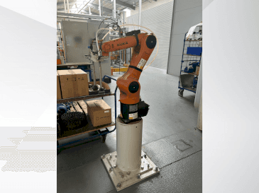 Makine KUKA KR 6 R900 fivve - Önden görünüm