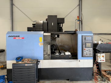 Makine DOOSAN DNM 500 - Önden görünüm