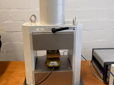 Makine BROCKHAUS HG200 D - Önden görünüm