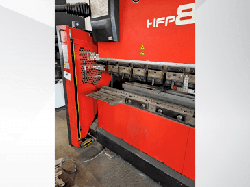 Makine AMADA HFP 80-25 - Önden görünüm