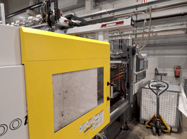 Makine FANUC Roboshot S300iA - Önden görünüm