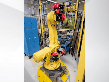 Makine FANUC R2000iB/165F - Önden görünüm