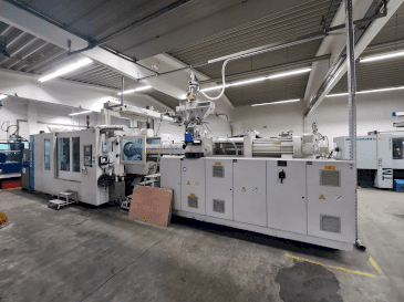 Makine Krauss Maffei 800-6100 MX - Önden görünüm