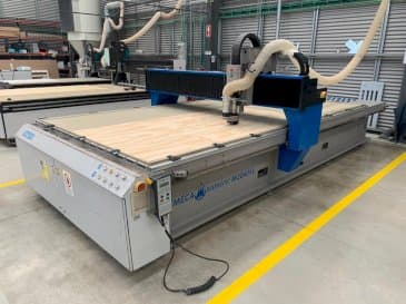Makine MECANUMERIC M2040 - Önden görünüm