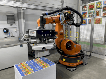 Makine KUKA KR140-3 COMP - Önden görünüm