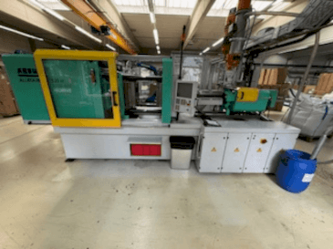 Makine Arburg Allrounder 520H - Önden görünüm
