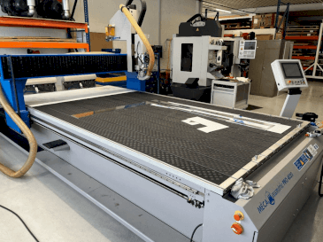 Makine MECANUMERIC MecaPro 4020 - Önden görünüm