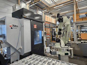 Makine HAAS UMC-750SS - Önden görünüm