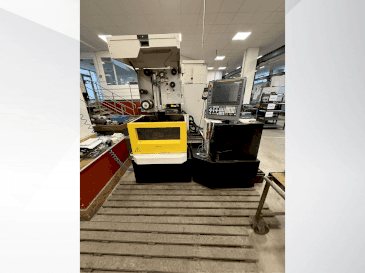 Makine FANUC Robocut alpha-C400iB - Önden görünüm