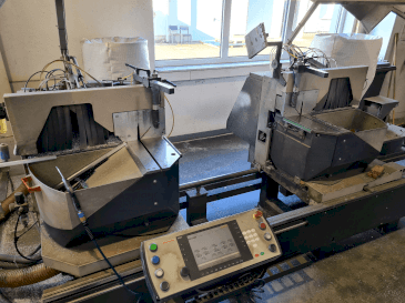 Makine Elumatec DG104 - Önden görünüm
