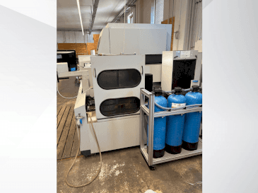 Makine Mitsubishi MV2400S - Önden görünüm