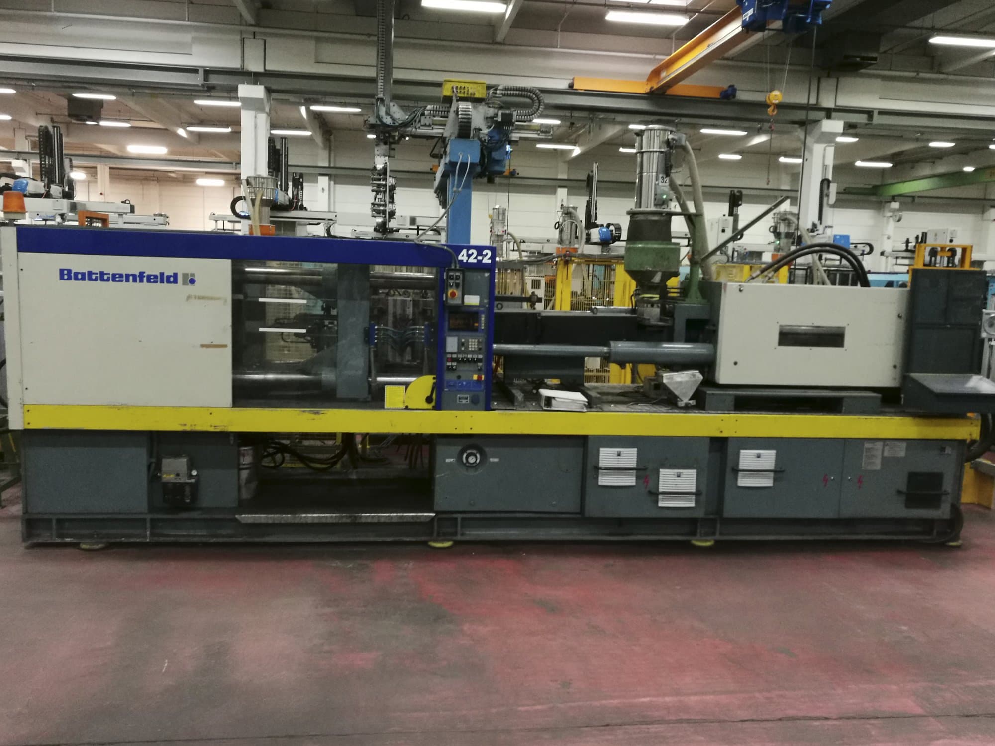 Makine  Battenfeld - Önden görünüm BKT 2500/1400