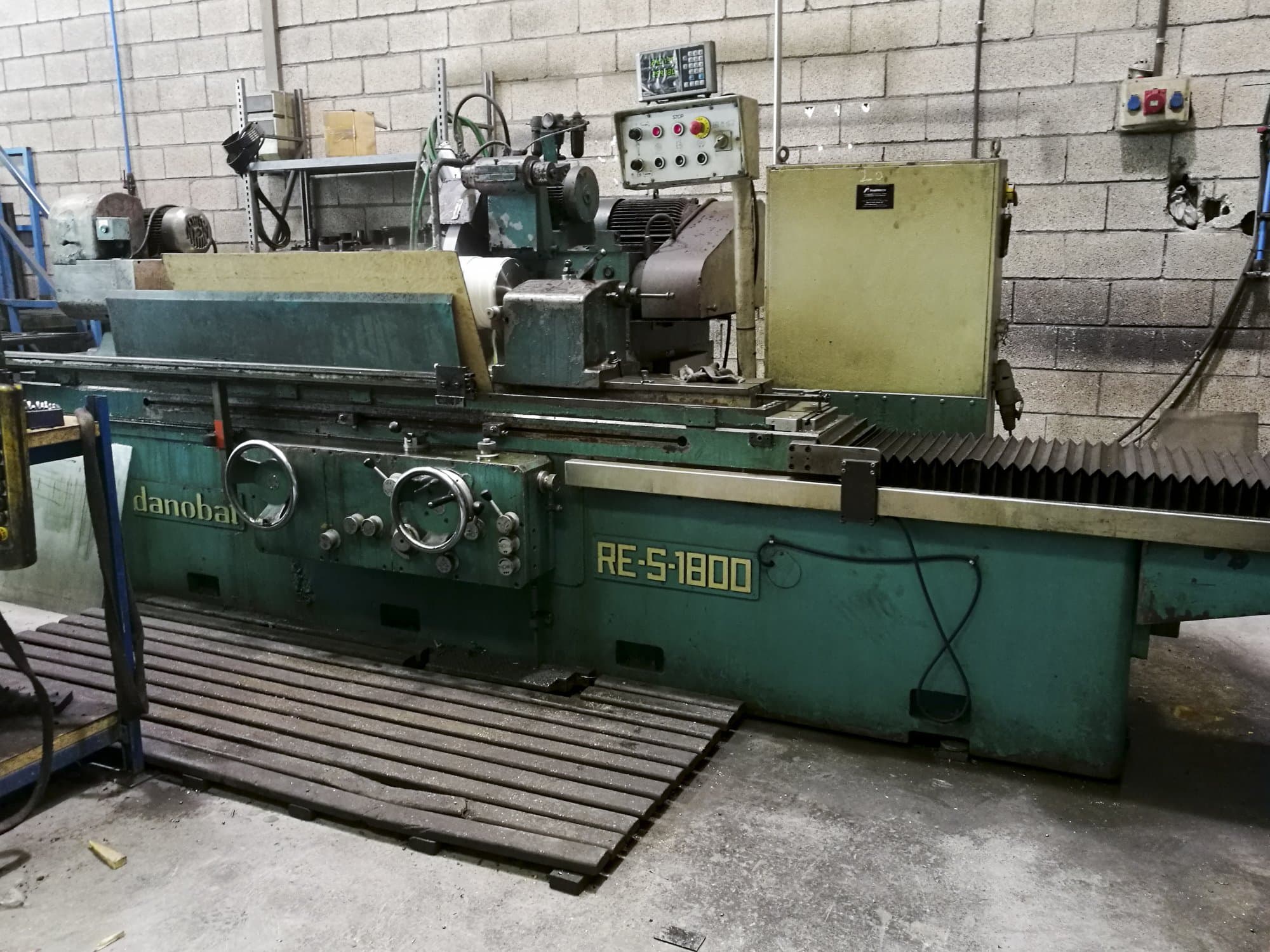 Makine DANOBAT - Önden görünüm RE-S-1800