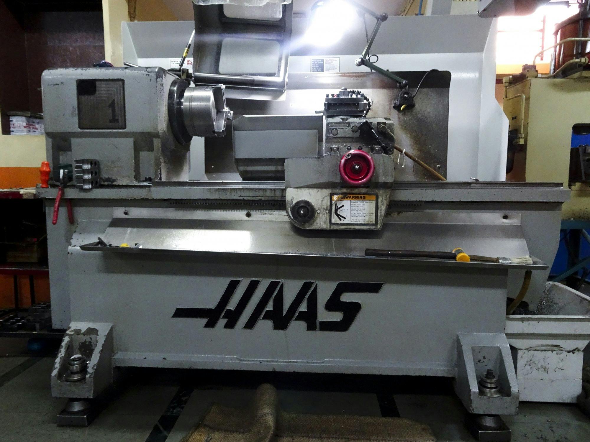 Makine  HAAS - Önden görünüm TL-1